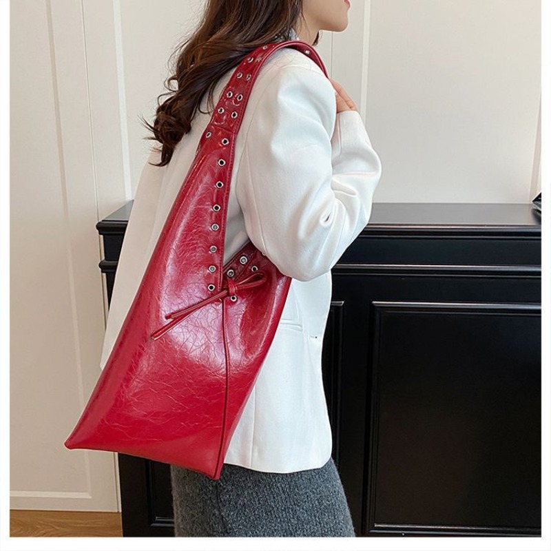 Luxury Bags Amazon - กระเป๋าถือทรงถังสไตล์ฝรั่งเศสหรูหราเบาๆ ยอดนิยมในโลกออนไลน์ กระเป๋าสะพายใต้วงแขนสำหรับผู้หญิง กระเป๋าถือหนังเคลือบเงาขายดีบน Amazon สำหรับผู้หญิง