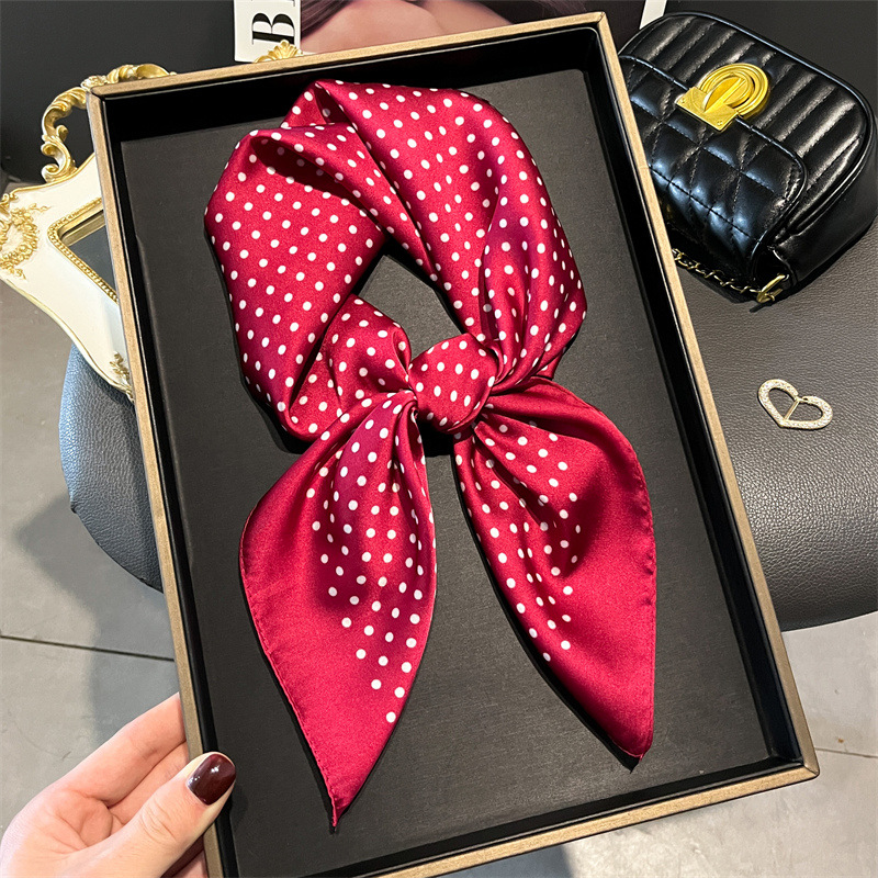Luxury Bags In China - ผ้าพันคอพิมพ์ลายดอกไม้สำหรับผู้หญิงกระเป๋าคาดผมขนาดเล็กสำหรับฤดูร้อนและฤดูใบไม้ผลิของ syal Sutra หรูหราใหม่
