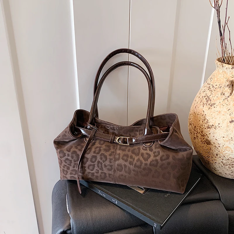 Luxury Bags Sale - กระเป๋าสะพายไหล่ลายเสือดาวสำหรับผู้หญิง รุ่นเยาว์หวาน ปี 2026 ขายดี ความจุเยอะ