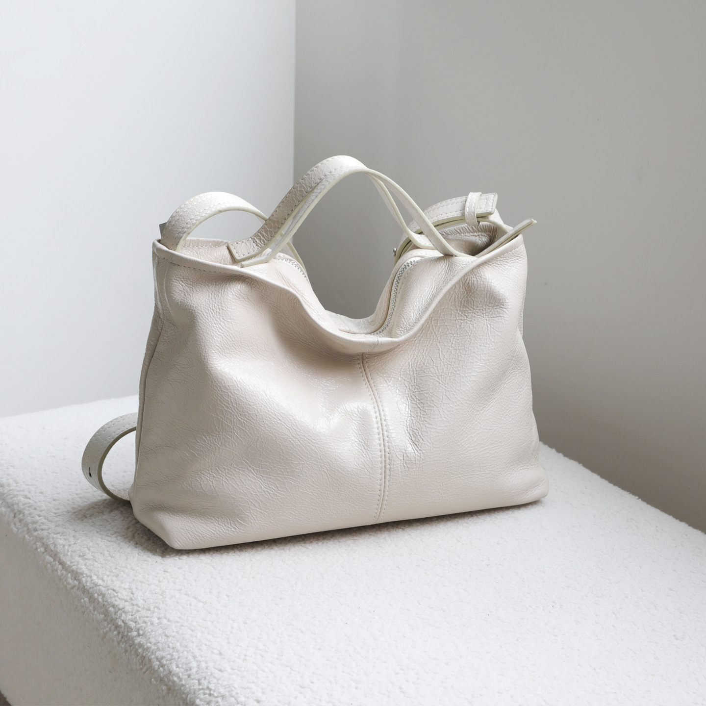 กระเป๋าสะพายไหล่ผู้หญิงสุดหรู  - Luxury Bags Shopping บทวิจารณ์และราคา