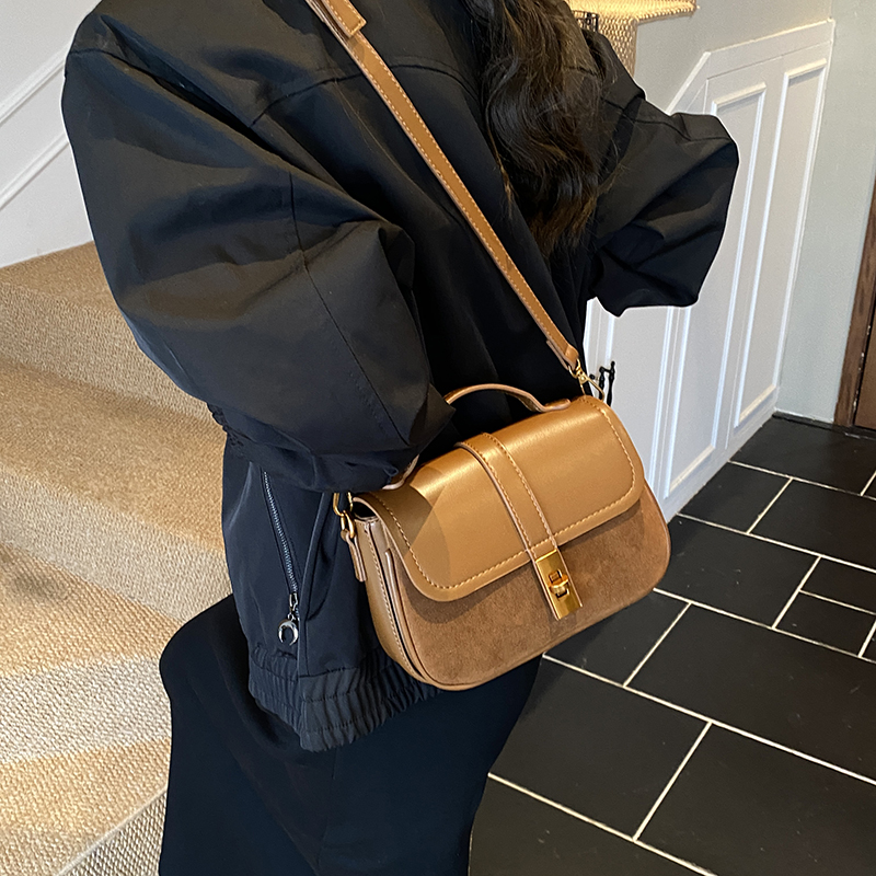 กระเป๋าสะพายข้างทรงสี่เหลี่ยมข - Luxury Bags Shopping บทวิจารณ์และราคา