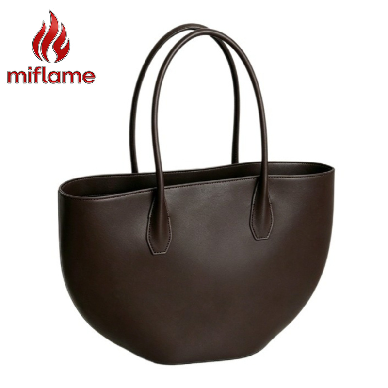 กระเป๋าสะพายไหล่ผู้หญิง ทรงครึ - Xl Luxury Bags บทวิจารณ์และราคา