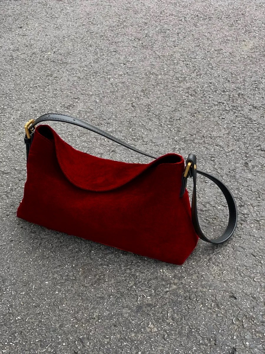 กระเป๋าถือหนังกลับสีแดงแบบสะพา - Luxury Bags Sale บทวิจารณ์และราคา